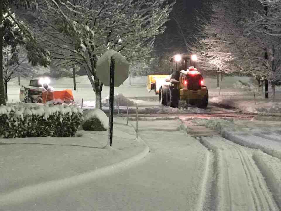 snow plowing - commercial snow plowing contracts
